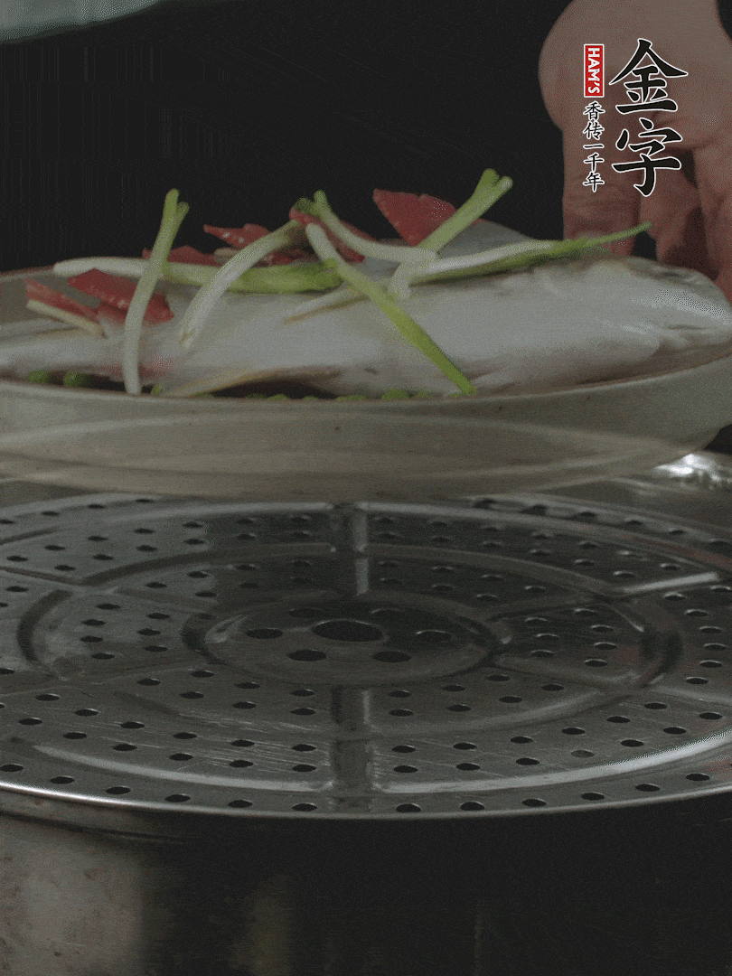 水開(kāi)后，大火上鍋蒸8～10分鐘。
