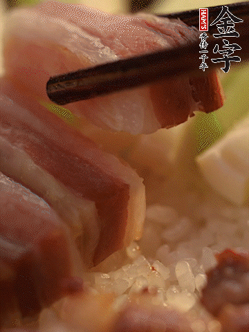 轉(zhuǎn)小火，繼續(xù)蓋蓋子燜2-3分鐘。
